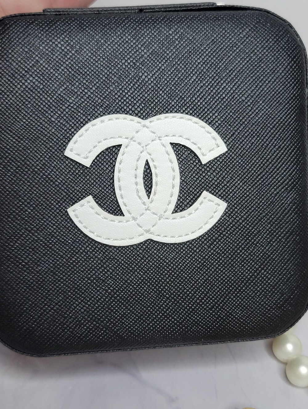CHANEL ribbon Embellished PU Leather Jewelry Box - Picture 5 of 9